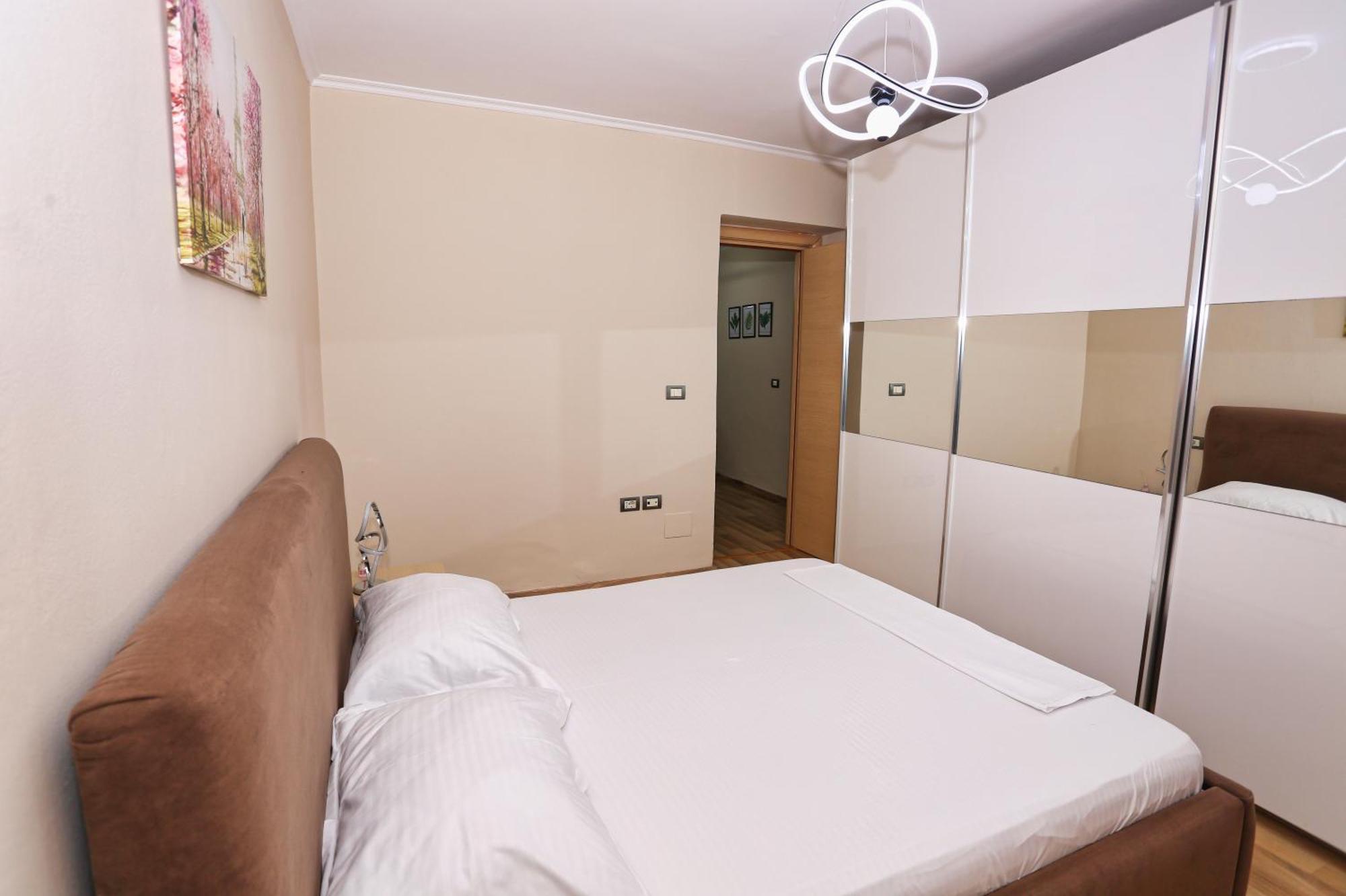 R&B City Center Apartment Tirana Exterior foto